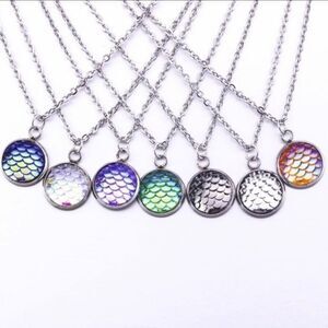 10/$25🦋 Swanky Coconut Silver Mermaid Necklace